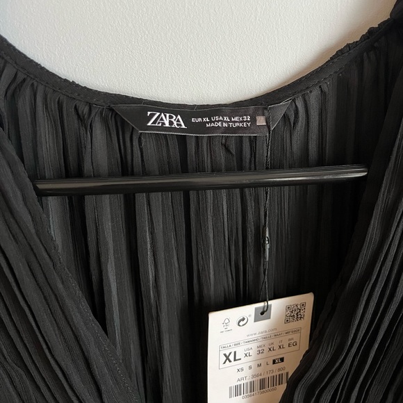 Zara - Black V-neck Top - Size XL - Picture 4 of 4